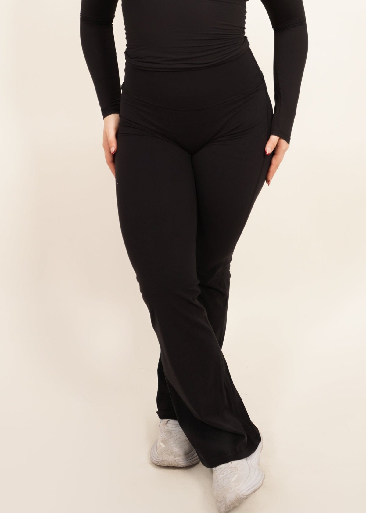 Noir Flare Leggings